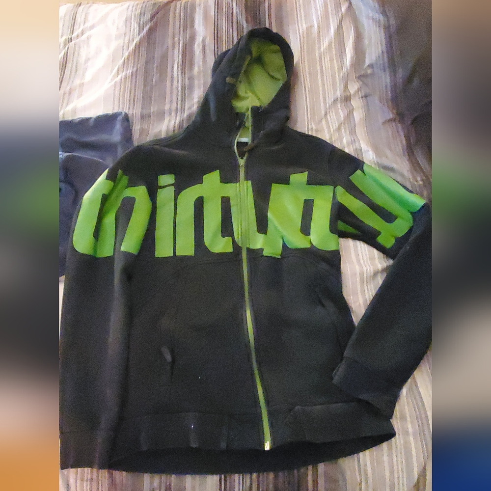32 Snowboard Zip-Up Hoodie Med